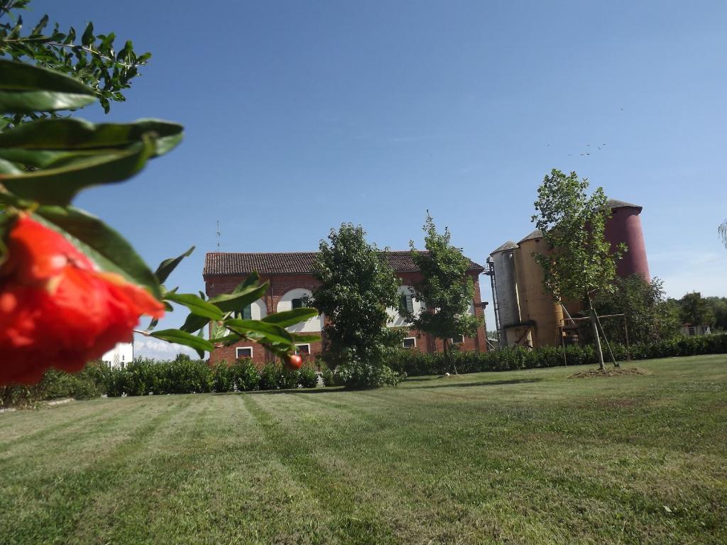 Agriturismo Cascina Nuova Villa Valenza Exterior photo